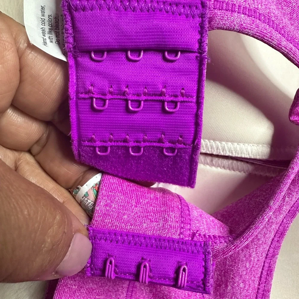 Champions sport bra fusia 38C new